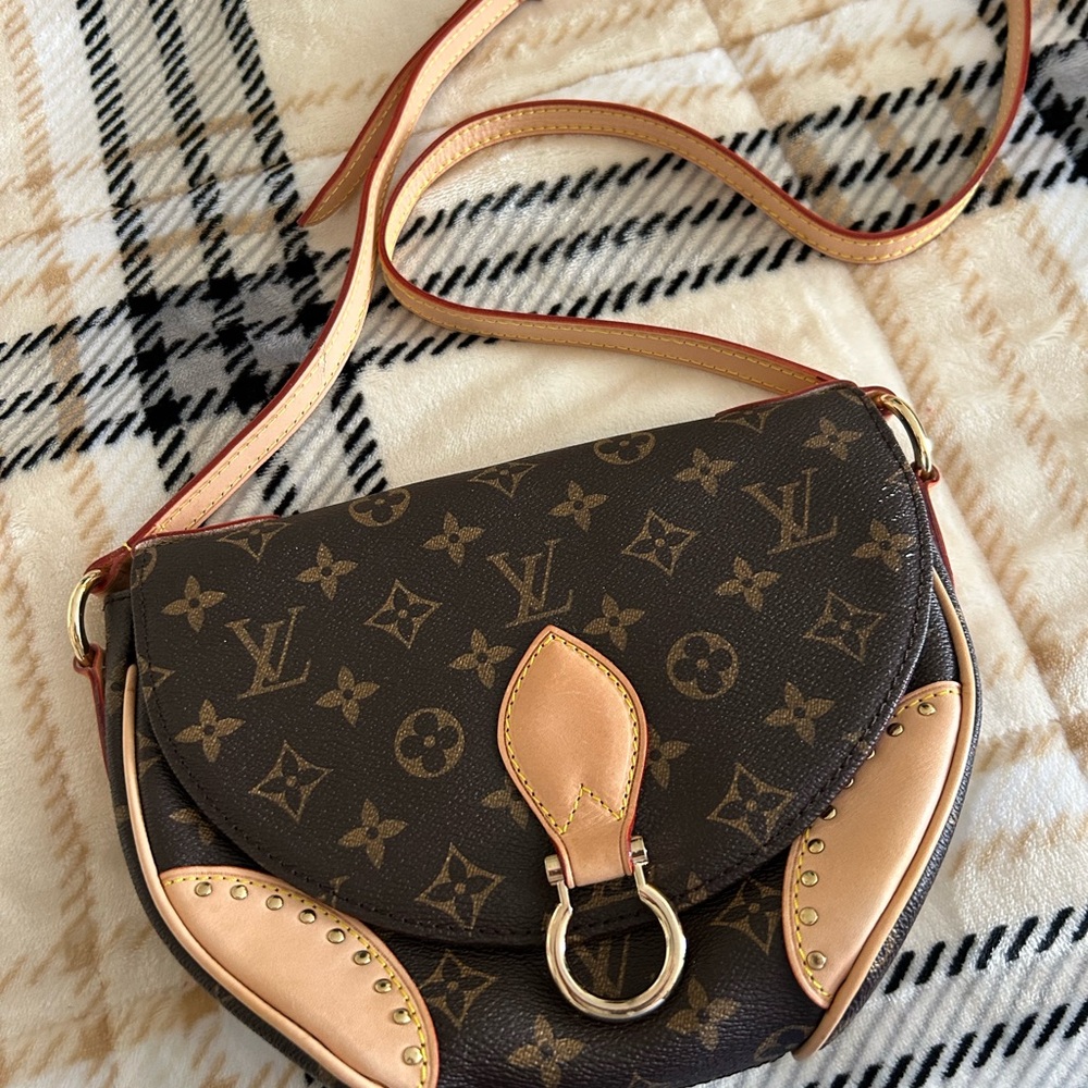 Louis Vuitton Monogram Crossbody Bag - Brown